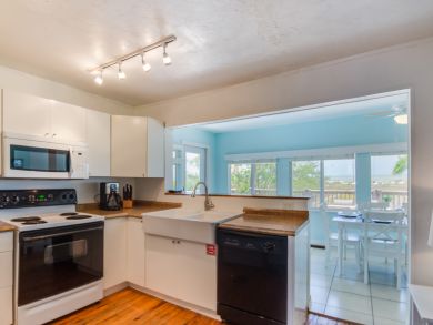 Fort Myers 3 Bedroom Vacation Duplex Rental with Pool